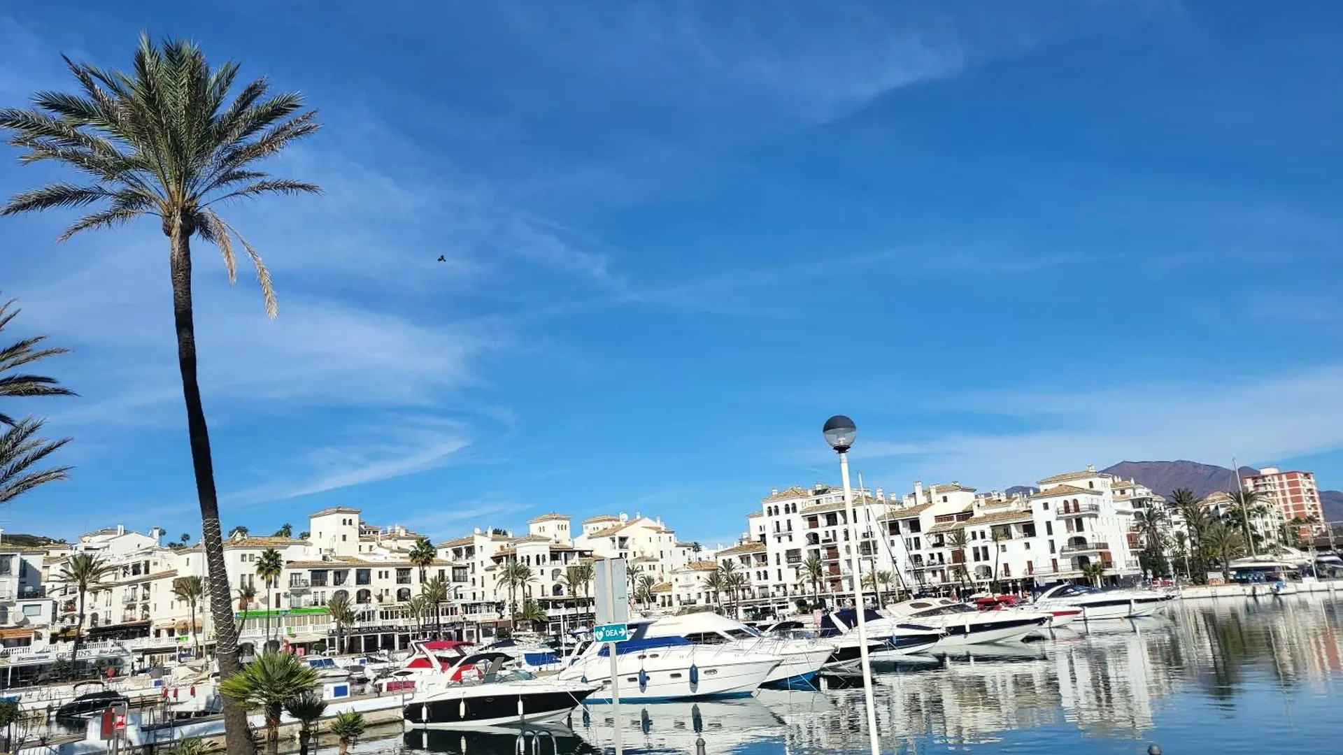 Apartment Monte Duquesa - 4 Bedroom Apt, 3 Bathrooms Close To Port And Beach, Communal Pool Manilva